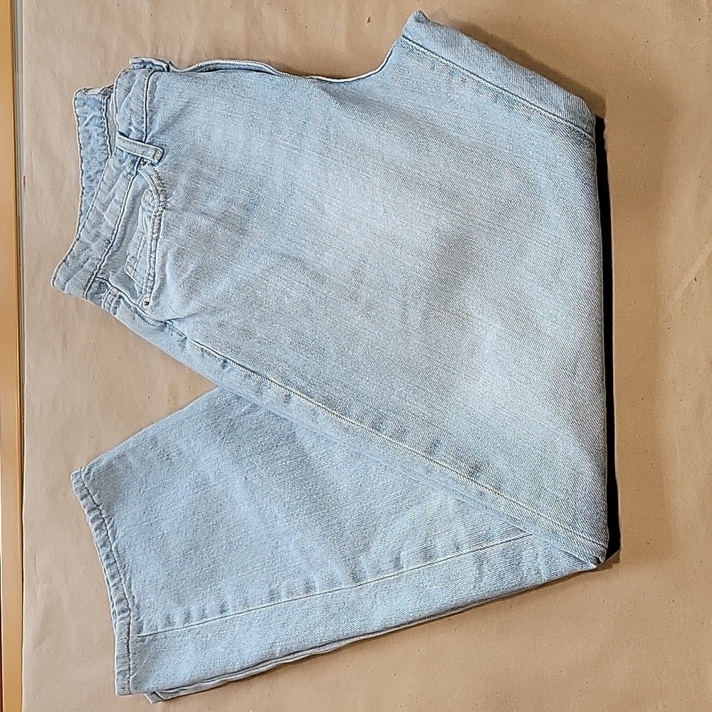 Forever 21 Size 28 Light Wash Straight Leg Denim Blue Jeans, Gently Used Cond.